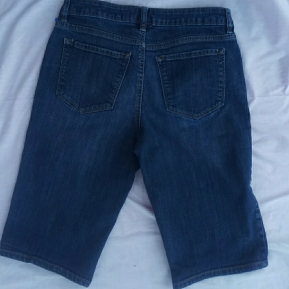 Apt 9 denim modern style Jean shorts - Picture 2 of 5